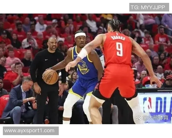 卡莱尔强调巴特勒与库明加组合需全力以赴应对高强度对抗挑战